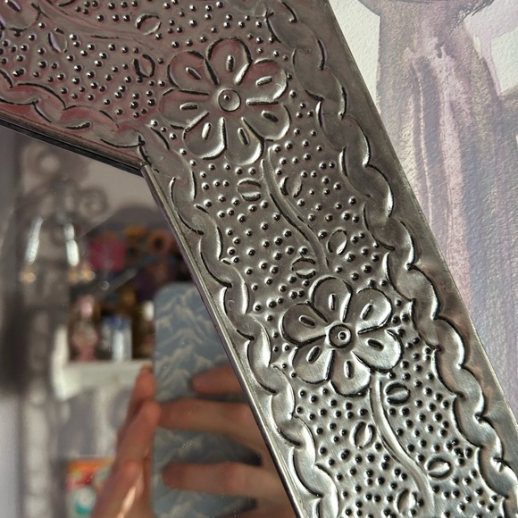 Vintage Mexican Tin Mirror Handcrafted - Hammered Hexagon - Picture 4 of 12